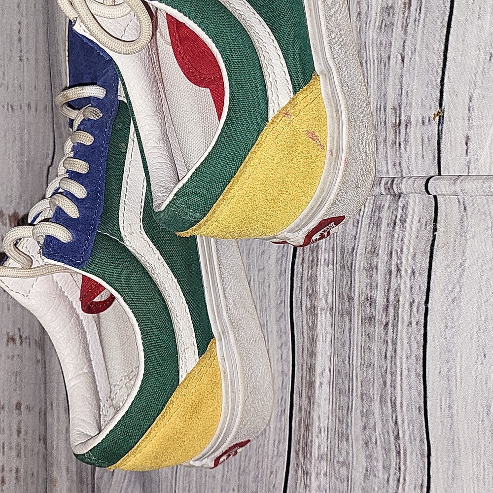 Vans - Picture 4 of 6